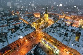 Lais Puzzle - Lemberg im Winter. Malerischer Abendblick auf das Stadtzentrum von der Spitze des Rathauses. Osteuropa, Ukraine - 2.000 Teile