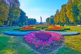 Lais Puzzle - Die Blumenbeete im Hull Park, Poltawa, Ukraine - 2.000 Teile
