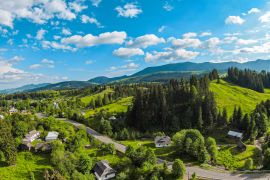 Lais Puzzle - Mächtige Berge in der Ukraine. Sommer Chornohora Bergkamm Blick von Vesnjarka Plateau, Karpaten, Ukraine - 2.000 Teile