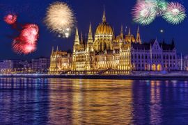Lais Puzzle - Parlament in Budapest mit Feuerwerk, Neujahrsfeier, Ungarn - 2.000 Teile
