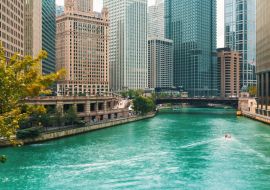 Lais Puzzle - Chicago River mit Booten und Verkehr in Downtown Chicago - 1.000 Teile