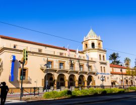 Lais Puzzle - Das Gebäude des City National Civic Theaters in der Nähe des Stadtzentrums von San Jose, südliche San Francisco Bay Area, Kalifornien - 40, 100, 200, 500, 1.000 & 2.000 Teile