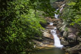 Lais Puzzle - Skinny Dip Falls, Blue RIdge Parkway, North Carolina, Vereinigte Staaten - 2.000 Teile