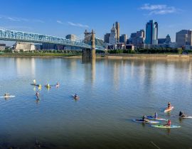 Lais Puzzle - Panoramablick auf das Stadtzentrum von Cincinnati mit der historischen Roebling-Hängebrücke über den Ohio River - 40, 100, 200, 500, 1.000 & 2.000 Teile