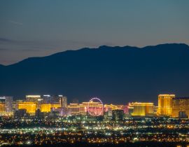 Lais Puzzle - Luftaufnahme des Las Vegas Strip bei Nacht aus einem hohen Winkel - 40, 100, 200, 500, 1.000 & 2.000 Teile
