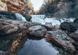 Lais Puzzle - Wasserfall im Willow River State Park in Hudson Wisconsin im Herbst - 1.000 Teile