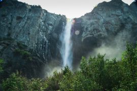 Lais Puzzle - Wunderschöne Bridalveil Falls im Yosemite Valley im Sommer (Yosemite National Park - Kalifornien, USA) - 2.000 Teile