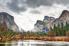 Lais Puzzle - Der Merced-Fluss im Yosemite Valley, Kalifornien - 2.000 Teile