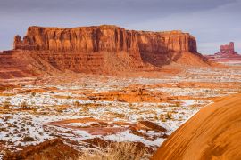 Lais Puzzle - Die Berge um das Monument Valley im Winter - 2.000 Teile