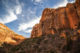 Lais Puzzle - Rote Felsenberge im Zion-Nationalpark, einem amerikanischen Nationalpark im Südwesten Utahs in der Nähe der Stadt Springdale - 2.000 Teile