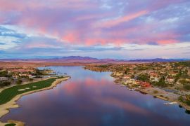 Lais Puzzle - Luftaufnahme des wunderschönen Lake Las Vegas bei Sonnenuntergang - 2.000 Teile