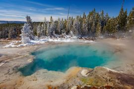 Lais Puzzle - Emerald Spring im Bereich des Norris Geyser Basin Trail, im Winter im Yellowstone National Park, Wyoming - 2.000 Teile