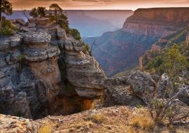 Lais Puzzle - Cocina-Kalksteinausläufer in der Nähe von Maricopa Point mit der Cheops-Pyramide in der Ferne, South Rim, Grand Canyon NP, Arizona - 1.000 Teile