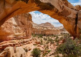 Lais Puzzle - Sonniger Blick auf die Hickman Bridge im Capitol Reef National Park - 1.000 Teile