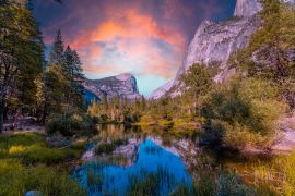 Lais Puzzle - Spiegelungen im Wasser der Yosemite Mountains am Mirror Lake bei Sonnenuntergang, Yosemite. Kalifornien, Vereinigte Staaten - 2.000 Teile