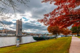 Lais Puzzle - Manitowoc Stadt Hafenansicht in Wisconsin der USA - 2.000 Teile