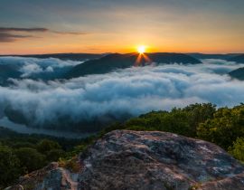 Lais Puzzle - Dramatische Frühlingslandschaften im New River Gorge National Park in West Virginia - 40, 100, 200, 500, 1.000 & 2.000 Teile