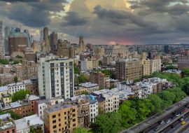 Lais Puzzle - Luftüberflug über die Dächer von Brooklyn mit schönen Wohnungen in Brooklyn - 1.000 Teile