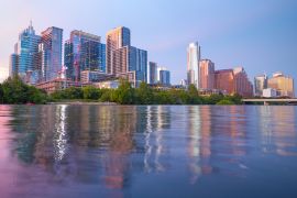 Lais Puzzle - Erstaunlicher dramatischer Sonnenuntergang in Austin Texas Spiegelung des Town Lake mit bunten Wolken, die sich auf dem Colorado River spiegeln - 2.000 Teile
