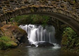 Lais Puzzle - Whatcom Falls unter der Brücke - 1.000 Teile