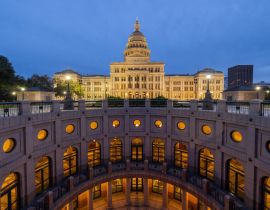 Lais Puzzle - Dämmerungsansicht des Kapitols von Texas - 40, 100, 200, 500, 1.000 & 2.000 Teile