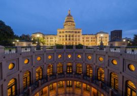 Lais Puzzle - Dämmerungsansicht des Kapitols von Texas - 1.000 Teile