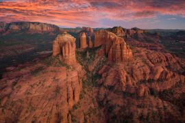 Lais Puzzle - Sedona Arizona mit einem roten Sonnenuntergang - 2.000 Teile