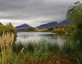 Lais Puzzle - Laguna Lake Park an einem bewölkten Tag in San Luis Obispo, Kalifornien, USA - 40, 100, 200, 500, 1.000 & 2.000 Teile