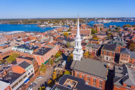 Lais Puzzle - Portsmouth historisches Stadtzentrum Luftaufnahme am Market Square mit historischen Gebäuden und North Church auf Congress Street in der Stadt Portsmouth, New Hampshire NH - 2.000 Teile