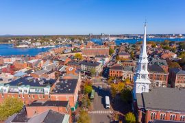 Lais Puzzle - Portsmouth historisches Stadtzentrum Luftaufnahme am Market Square mit historischen Gebäuden und der North Church in der Congress Street in der Stadt Portsmouth, New Hampshire NH - 2.000 Teile