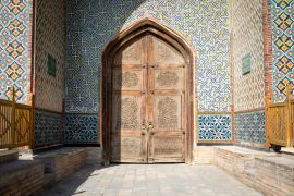 Lais Puzzle - Der Khudayar-Khan-Palast ist eines der beliebtesten Wahrzeichen des Fergana-Tals. Kokand, Usbekistan - 2.000 Teile