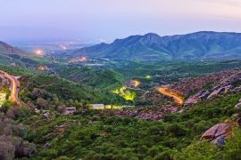 Lais Puzzle - Der Abend in den Bergen mit dem malerischen Tahtakaracha-Pass, Usbekistan - 2.000 Teile