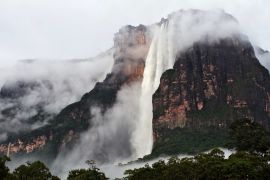 Lais Puzzle - Salto Angel (Engelsfall) nach einer regnerischen Nacht, Canaima, Venezuela - 2.000 Teile