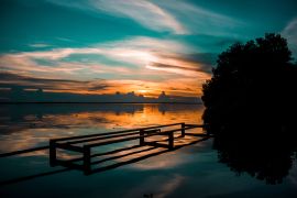 Lais Puzzle - Blick auf einen Sonnenuntergang vom Hafen von Ologá, am Ostufer des Maracaibo-Sees, Venezuela - 2.000 Teile