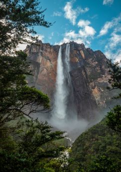 Lais Puzzle - Angel Falls, der höchste Wasserfall der Welt, liegt in Venezuela - 1.000 Teile