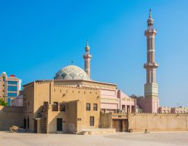 Lais Puzzle - Das Museum von Ajman befindet sich in einer alten Festung. Ajman ist die kleinste der Vereinigten Arabischen Emirate - 40, 100, 200, 500, 1.000 & 2.000 Teile