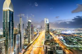Lais Puzzle - Die Skyline von Downtown entlang der Sheikh Zayed Road bei Nacht, Dubai, Vereinigte Arabische Emirate - 2.000 Teile
