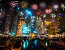 Lais Puzzle - Feuerwerk am nächtlichen Jachthafen von Dubai, Vereinigte Arabische Emirate - 40, 100, 200, 500, 1.000 & 2.000 Teile