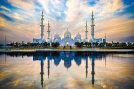 Lais Puzzle - Große Sheikh-Zayed-Moschee und Spiegelung im Springbrunnen bei Sonnenuntergang - Abu Dhabi, Vereinigte Arabische Emirate - 2.000 Teile