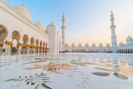 Lais Puzzle - Panoramablick auf die Große Sheikh-Zayed-Moschee, Abu Dhabi, Vereinigte Arabische Emirate. Die drittgrößte Moschee der Welt - 2.000 Teile
