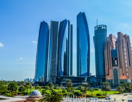 Lais Puzzle - Etihad-Türme, eine Reihe von fünf hohen Gebäuden und ein Hotel in Abu Dhabi Corniche, Vereinigte Arabische Emirate - 40, 100 & 200 Teile