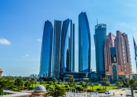 Lais Puzzle - Etihad-Türme, eine Reihe von fünf hohen Gebäuden und ein Hotel in Abu Dhabi Corniche, Vereinigte Arabische Emirate - 1.000 Teile