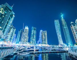 Lais Puzzle - Skyline der Dubai Marina bei Nacht. Gebäude und Fluss, Vereinigte Arabische Emirate - 40, 100, 200, 500, 1.000 & 2.000 Teile