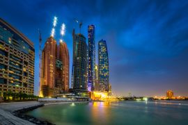 Lais Puzzle - Stadtbild von Abu Dhabi bei Nacht, Vereinigte Arabische Emirate - 2.000 Teile