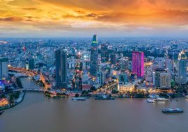 Lais Puzzle - Luftaufnahme von Ho-Chi-Minh-Stadt Skyline und Wolkenkratzer in der Mitte des Herzens Geschäft in Ho-Chi-Minh-Stadt im Zentrum. Panorama der Stadtlandschaft auf Saigon Fluss in Ho Chi Minh Stadt in Vietnam bei Sonnenuntergang Szene - 1...
