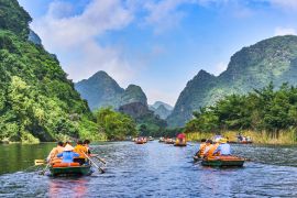Lais Puzzle - Trang An Ruderboote mit herrlichem Blick auf die Berge, Ninh Binh, Vietnam - 2.000 Teile