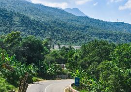 Lais Puzzle - Hai Van Pass (Phu Tho) berühmte Straße mit malerischer Aussicht, Vietnam - 1.000 Teile