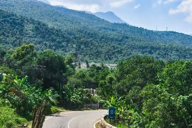 Lais Puzzle - Hai Van Pass (Phu Tho) berühmte Straße mit malerischer Aussicht, Vietnam - 2.000 Teile