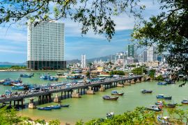 Lais Puzzle - Blick auf die Stadt Nha Trang in Vietnam - 2.000 Teile