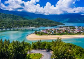 Lais Puzzle - Bucht und Strand von Lang Co, Hai-Van-Pass, Lagune von Lap An, Hue, Vietnam - 1.000 Teile